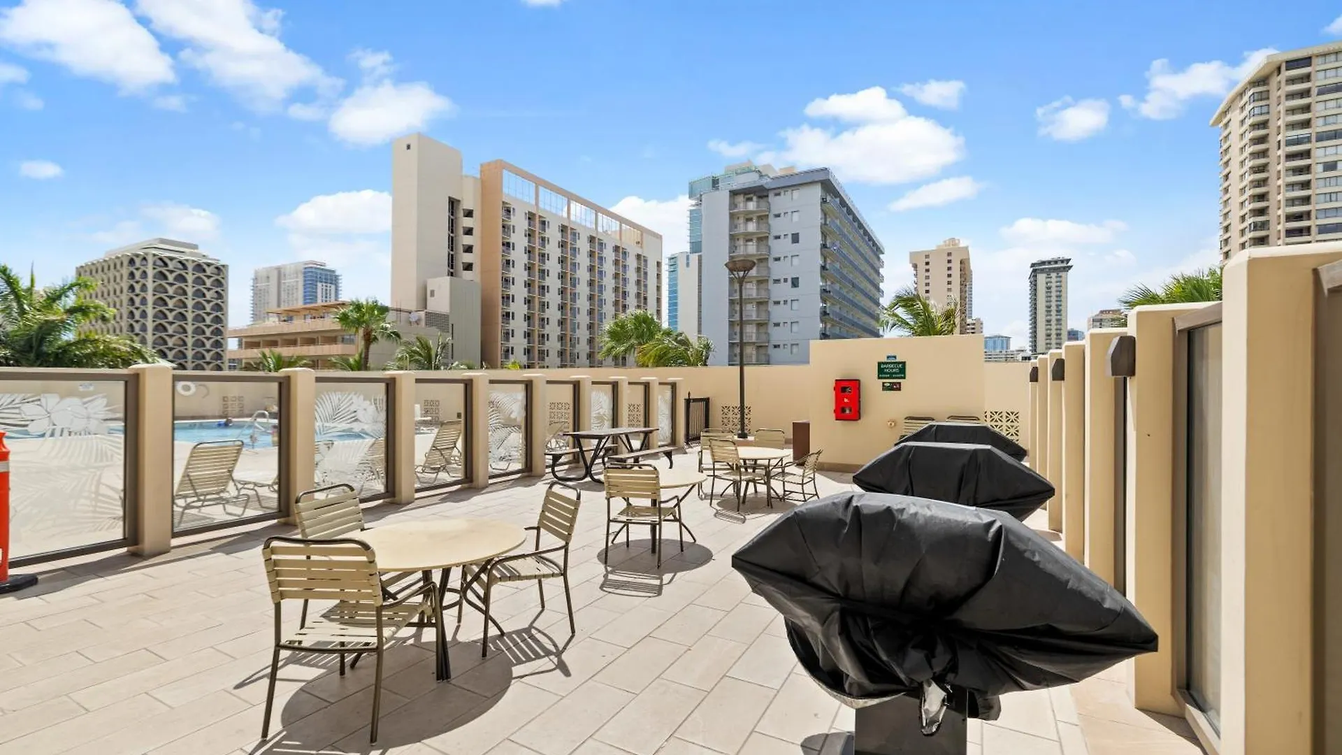 Royal Kuhio 1709 - Spacious Studio With Stunning Ocean City Views In The Heart Of Waikiki! Honolulu Holiday home