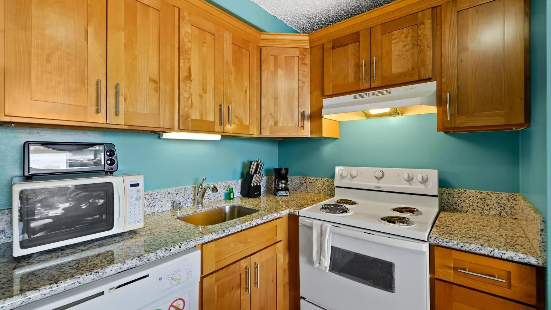 Royal Kuhio 1709 - Spacious Studio With Stunning Ocean City Views In The Heart Of Waikiki! Honolulu 0*,