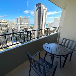  Holiday home Royal Kuhio 1606 - Spacious With Diamond Head Views In The Heart Of Waikiki!